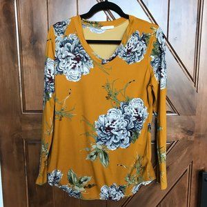 Long sleeve floral top